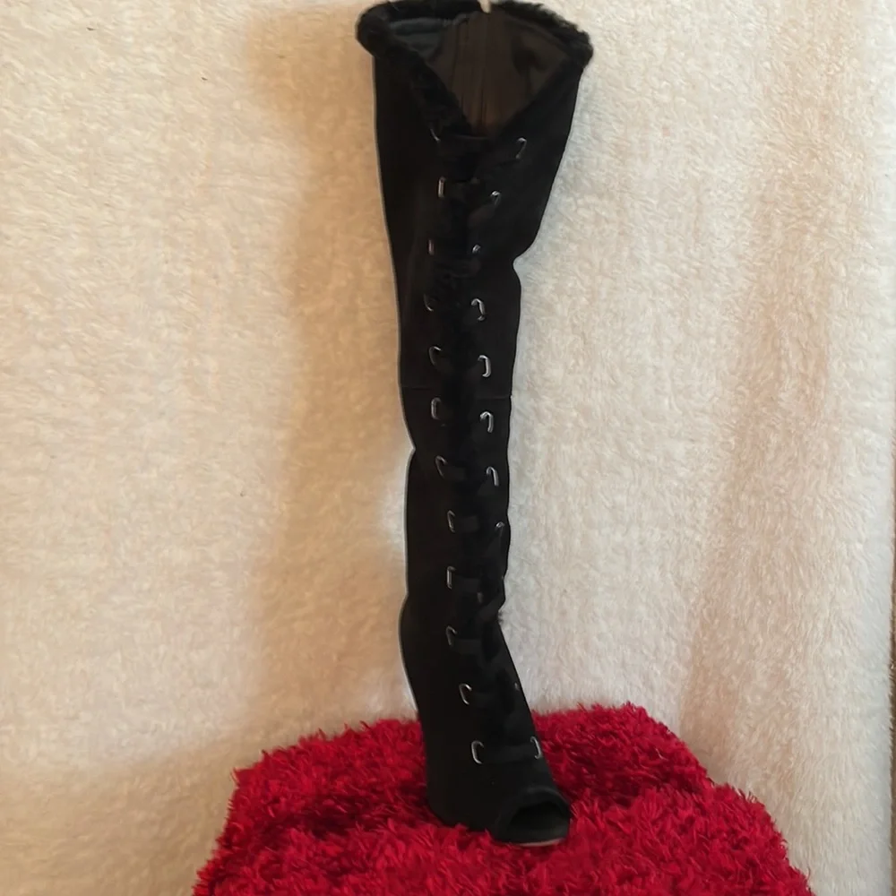 SCHULTZ. size 9B. High Style to the Knee. Black Boot - Picture 4 of 8